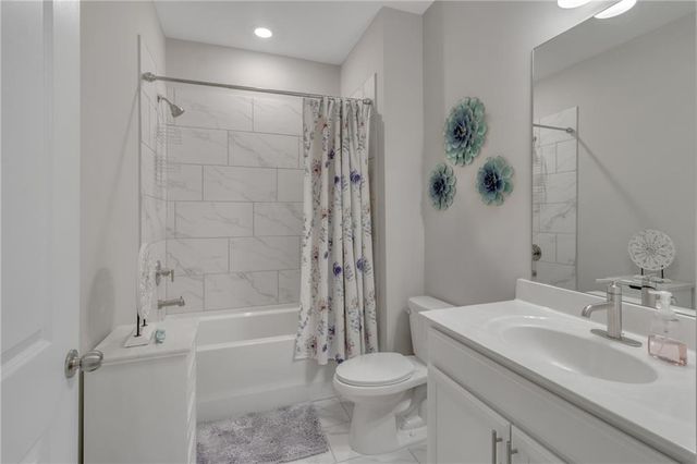 140 Amherst Way, Fayetteville, GA 30215