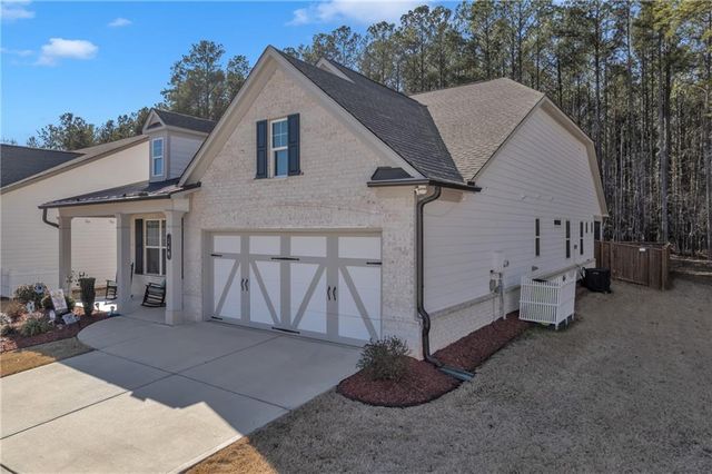 140 Amherst Way, Fayetteville, GA 30215