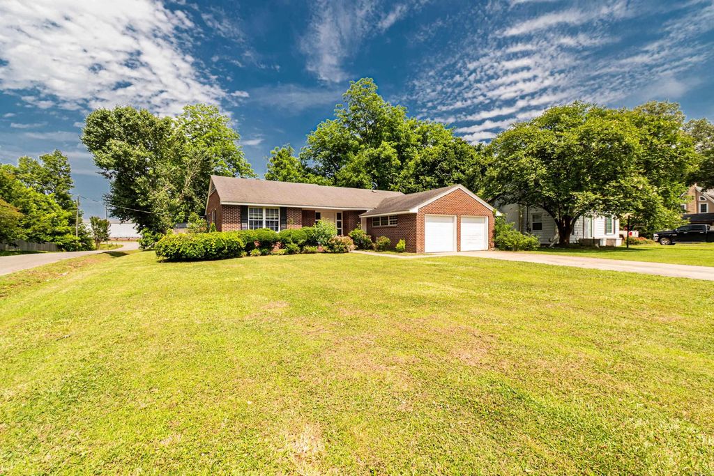 1108 N 2nd Street, Mcgehee, AR 71654
