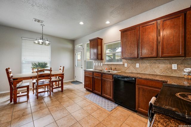 720 Hollow Ridge, Schertz, TX 78154