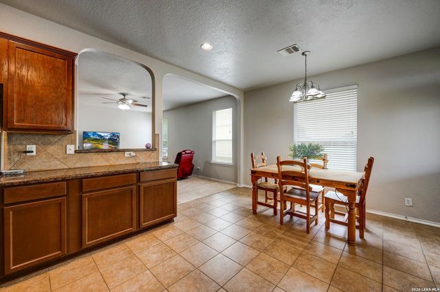 720 Hollow Ridge, Schertz, TX 78154