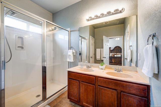 720 Hollow Ridge, Schertz, TX 78154