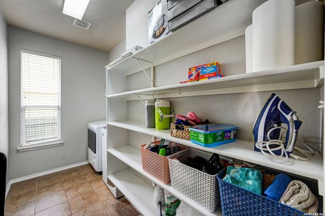 720 Hollow Ridge, Schertz, TX 78154