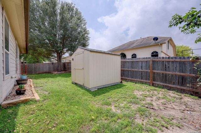 720 Hollow Ridge, Schertz, TX 78154