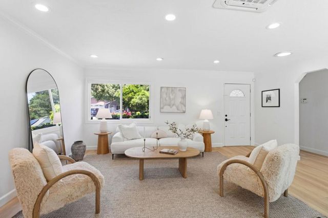 950 Hudson Street, Redwood City, CA 94061