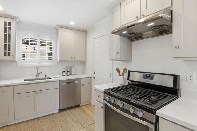 950 Hudson Street, Redwood City, CA 94061