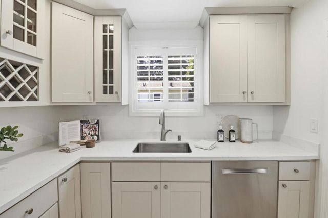 950 Hudson Street, Redwood City, CA 94061