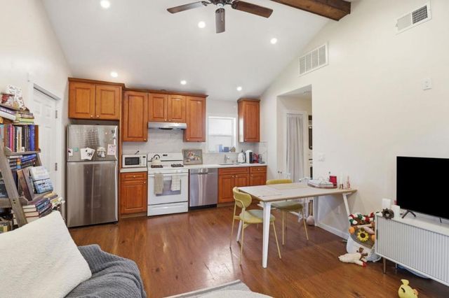 950 Hudson Street, Redwood City, CA 94061