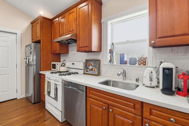 950 Hudson Street, Redwood City, CA 94061