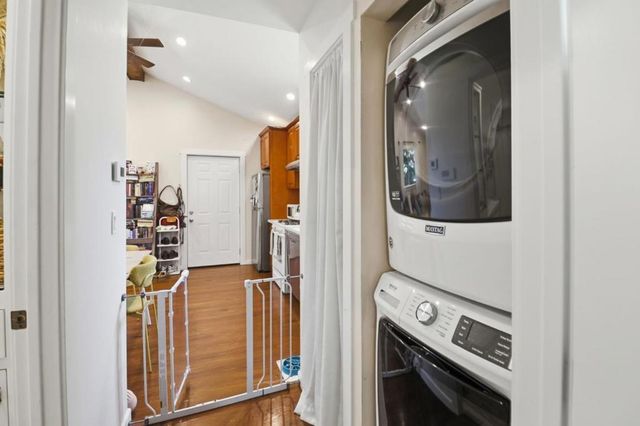 950 Hudson Street, Redwood City, CA 94061