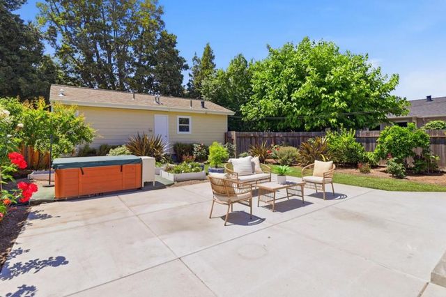 950 Hudson Street, Redwood City, CA 94061