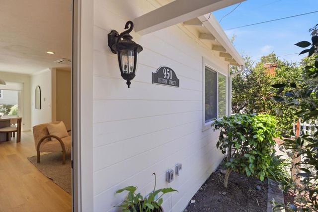 950 Hudson Street, Redwood City, CA 94061