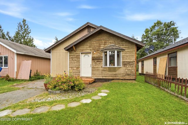 7721 Regal Mountain Drive, Anchorage, AK 99504