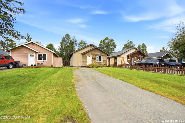 7721 Regal Mountain Drive, Anchorage, AK 99504