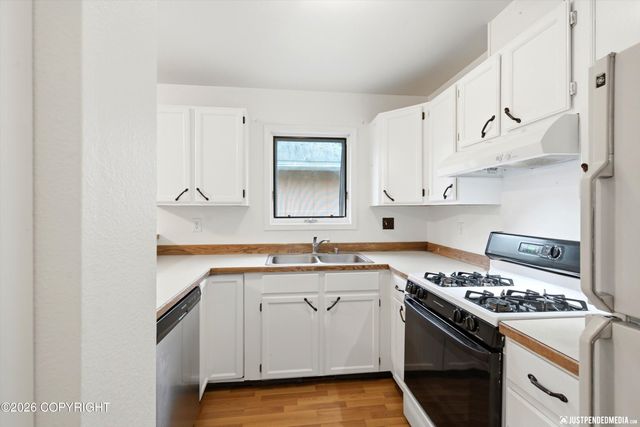 7721 Regal Mountain Drive, Anchorage, AK 99504