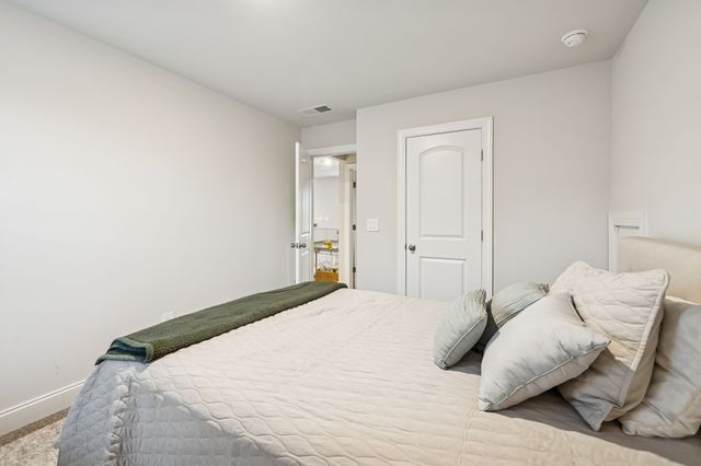 329 Almont Dr, Smyrna, TN 37167