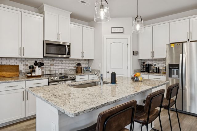 329 Almont Dr, Smyrna, TN 37167