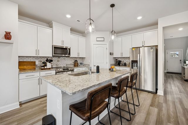 329 Almont Dr, Smyrna, TN 37167