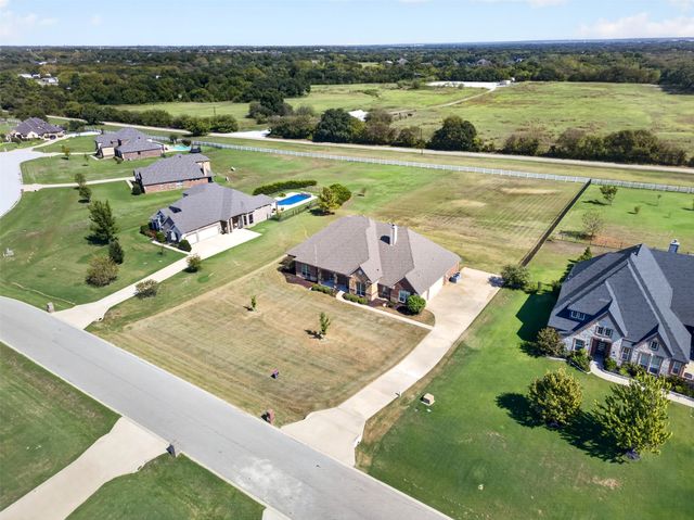 225 Diamond Rose Drive, Burleson, TX 76028