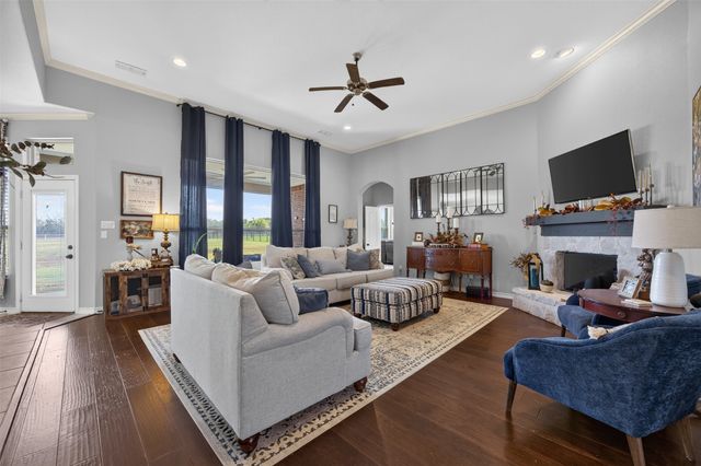 225 Diamond Rose Drive, Burleson, TX 76028
