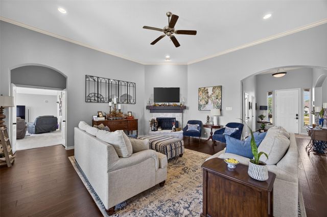 225 Diamond Rose Drive, Burleson, TX 76028