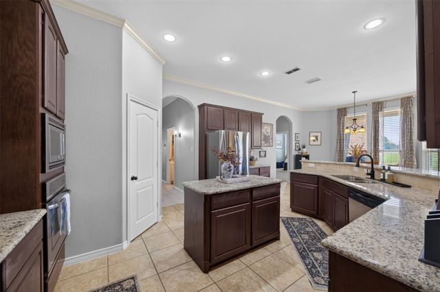 225 Diamond Rose Drive, Burleson, TX 76028