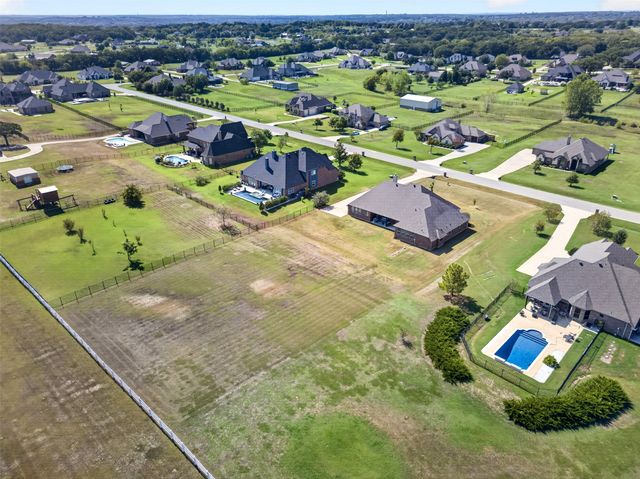 225 Diamond Rose Drive, Burleson, TX 76028