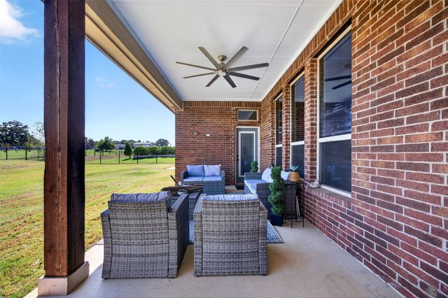 225 Diamond Rose Drive, Burleson, TX 76028