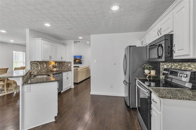 7020 Greenridge Drive, Loganville, GA 30052