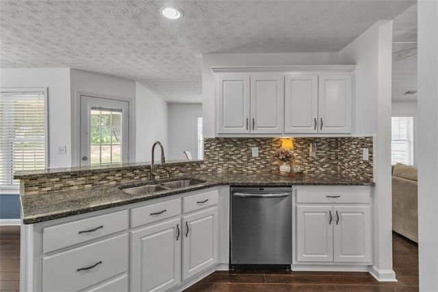 7020 Greenridge Drive, Loganville, GA 30052