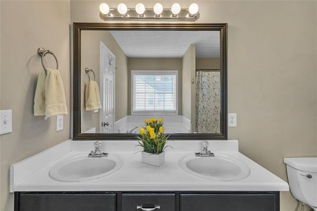 7020 Greenridge Drive, Loganville, GA 30052