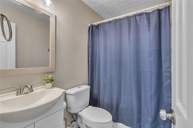 7020 Greenridge Drive, Loganville, GA 30052