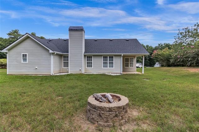 7020 Greenridge Drive, Loganville, GA 30052