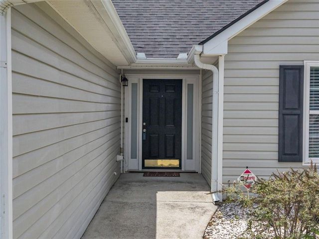 7020 Greenridge Drive, Loganville, GA 30052