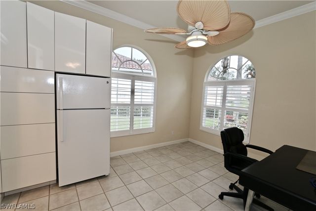 5495 Freeport LN, Naples, FL 34119