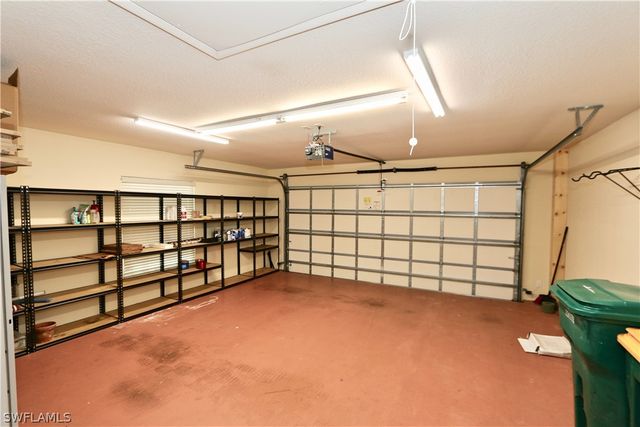 5495 Freeport LN, Naples, FL 34119