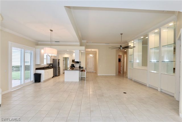 5495 Freeport LN, Naples, FL 34119