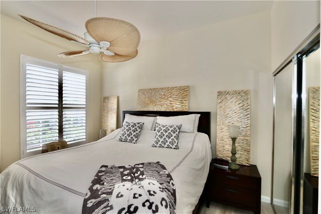 5495 Freeport LN, Naples, FL 34119