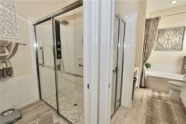 5495 Freeport LN, Naples, FL 34119