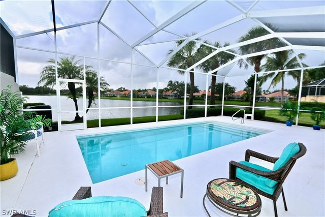 5495 Freeport LN, Naples, FL 34119