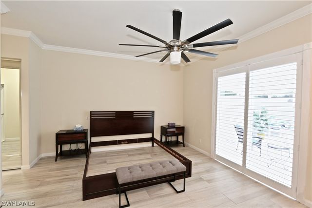 5495 Freeport LN, Naples, FL 34119