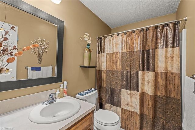 143 Shimmer Drive, Lexington, NC 27292