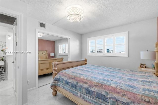 3201 NE 8th St 405, Pompano Beach, FL 33062