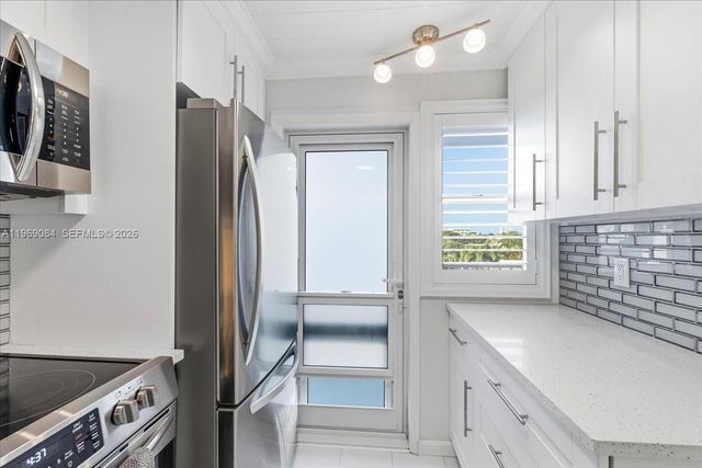 3201 NE 8th St 405, Pompano Beach, FL 33062