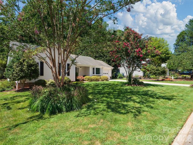 22 Southchase Drive, Fletcher, NC 28732