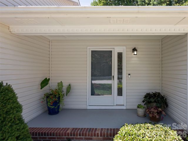 22 Southchase Drive, Fletcher, NC 28732