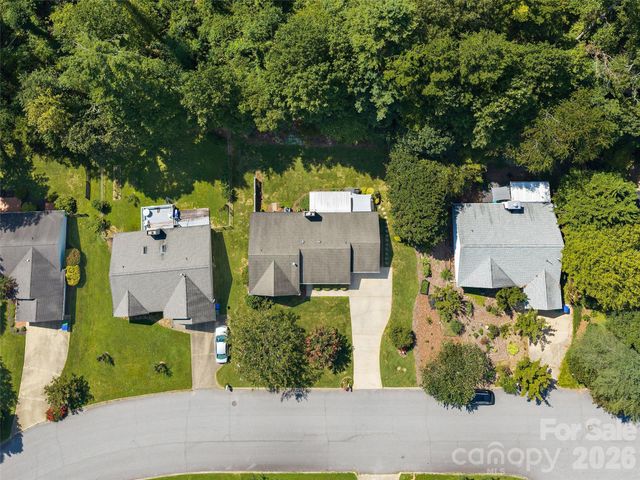 22 Southchase Drive, Fletcher, NC 28732