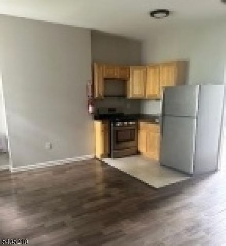 108 Peabody Pl, Newark City, NJ 07104
