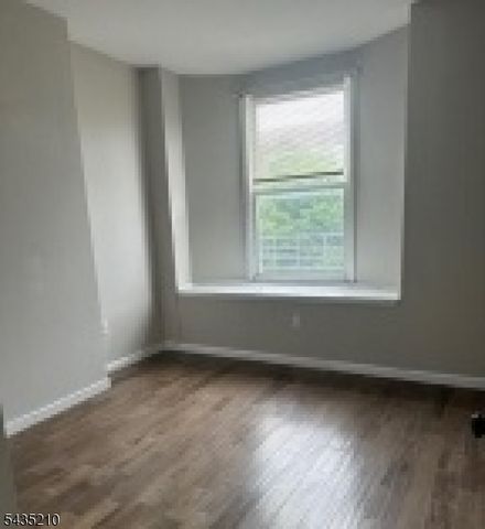 108 Peabody Pl, Newark City, NJ 07104