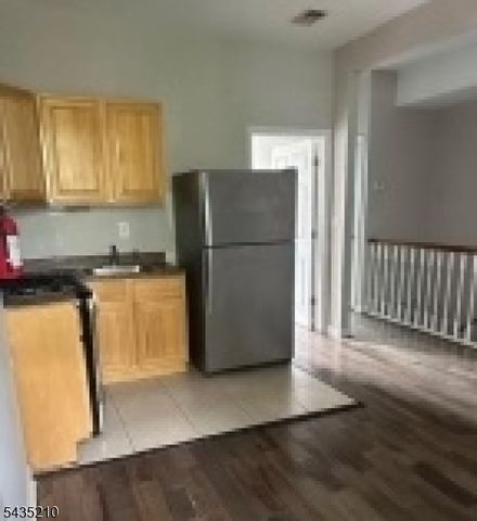 108 Peabody Pl, Newark City, NJ 07104